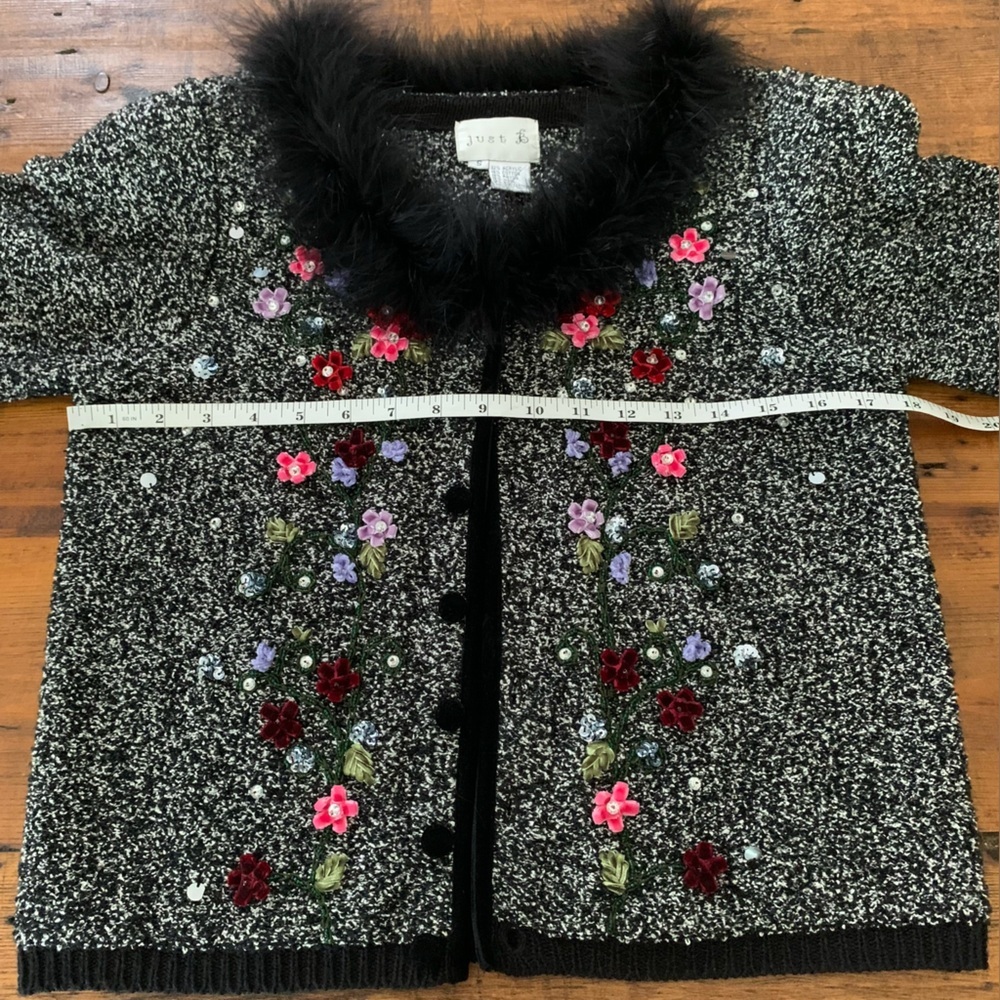 Vintage Embellished 90’s Cropped Art to Wear Fur Collar Funky Cardigan Sz S - Picture 3 of 9